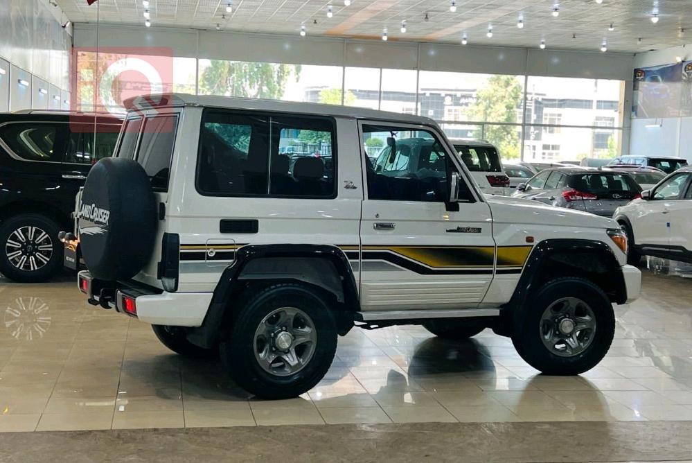 Toyota Land Cruiser 70